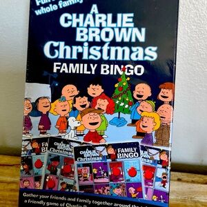 A CHARLIE BROWN CHRISTMAS COLLECTOR or FAMILY BINGO GAME PEANUTS * NEW SEALED